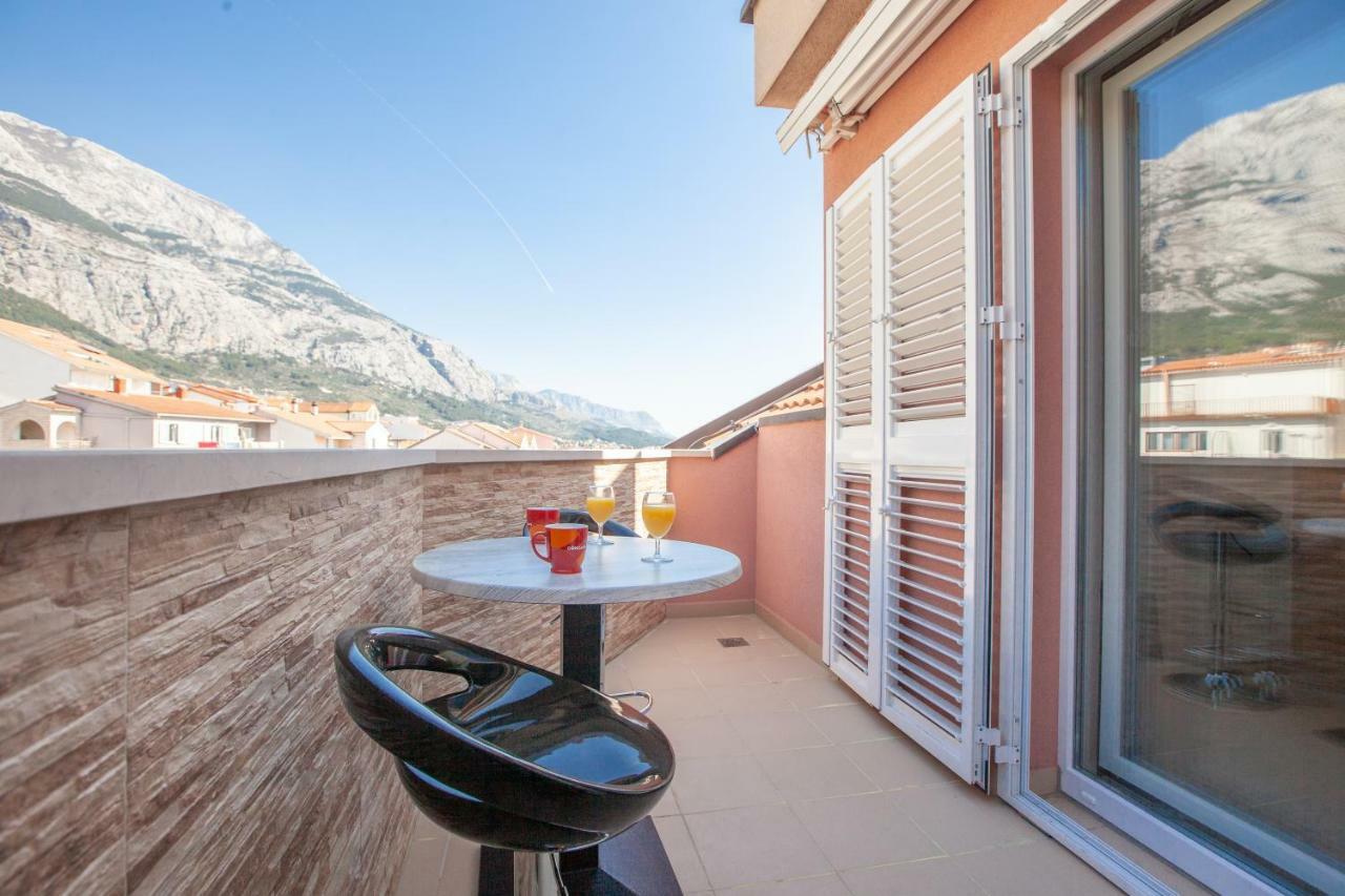 Kiwi Anna * Makarska